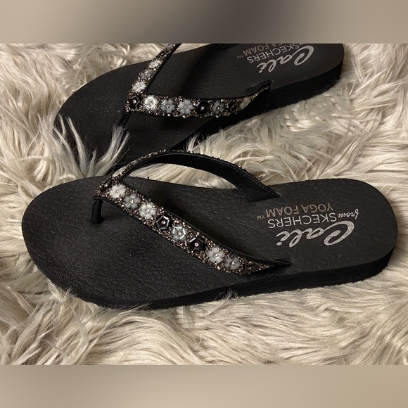 Skechers Shoes Cali Sketchers Yoga Foam Flip Flops 8 Poshmark